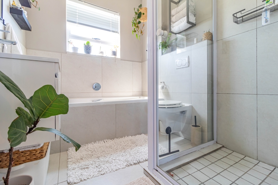 2 Bedroom Property for Sale in Honeydew Country Estate Western Cape
